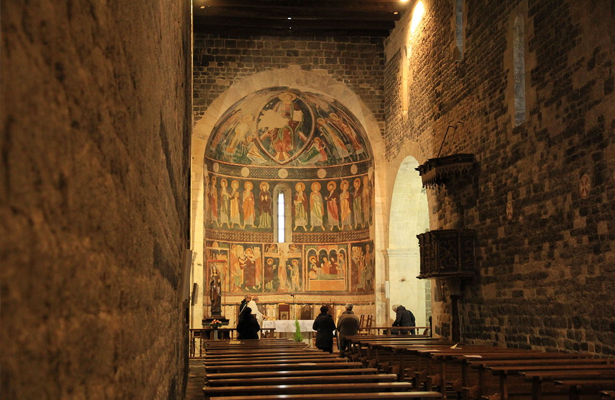 Interno della Basilica di Saccargia